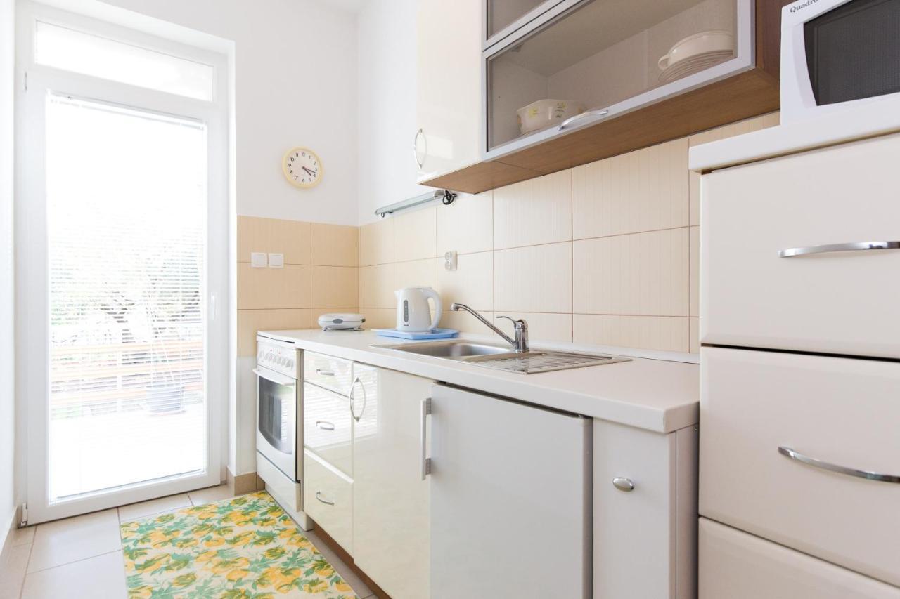 Apartments And Rooms With Parking Space Krk - 5294 Krk Town Eksteriør bilde